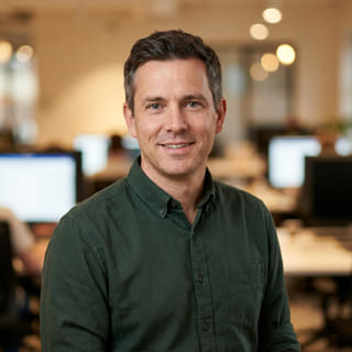 Profilbild von Daniel Carter, angeführt als Chief Technology Officer bei Klar Fristbürgnis